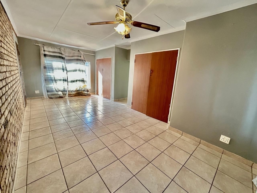 To Let 3 Bedroom Property for Rent in Geelhoutpark North West